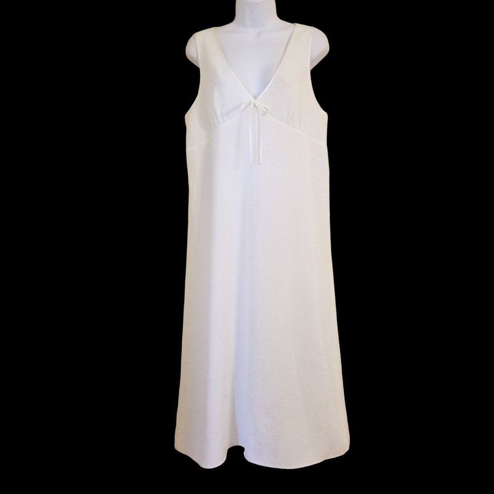 Jaclyn Smith Studio Intimates M Ivory Slip Dress 90s Y2K V Neck Empire Babydoll